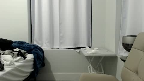 Snapshot of hungxpert chatting on 02-20-25, 06:39 hungxpert online show from 02-20-25, 06:39