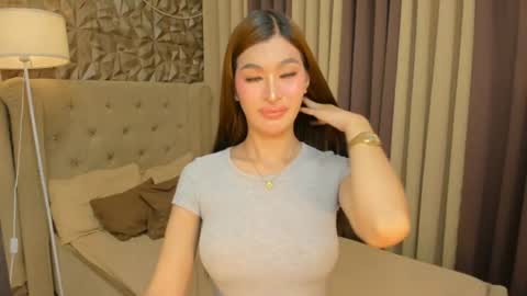 hunkhomerontop online show from 06-11-26, 08:45