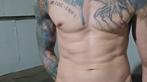 Snapshot of hunkwithglasses chatting on 01-12-26, 04:18 Wh8teboi online show from 01-12-26, 04:18