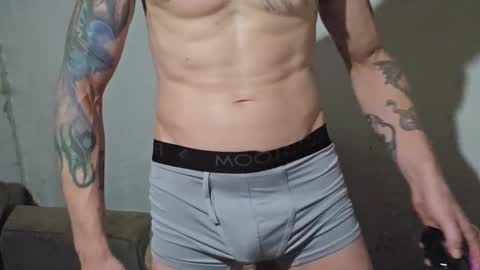 Snapshot of hunkwithglasses chatting on 01-14-26, 03:56 Wh8teboi online show from 01-14-26, 03:56