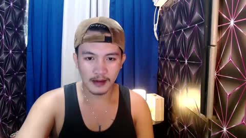 hunkylloyd online show from 12-17-24, 04:34