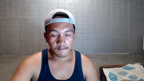 hunkylloyd online show from 12-19-25, 02:18