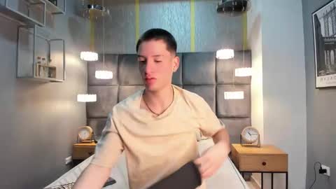 hunterheat_ online show from 11-12-25, 11:54