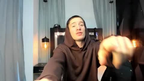 Snapshot of hunterheat_ chatting on 01-19-26, 11:25 hunterheat_ online show from 01-19-26, 11:25