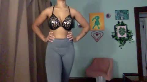 Snapshot of hunyybunz chatting on 12-19-24, 05:40 Goddess Hunyy online show from 12-19-24, 05:40