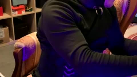 Snapshot of hupko chatting on 12-17-25, 06:25 Peterr online show from 12-17-25, 06:25