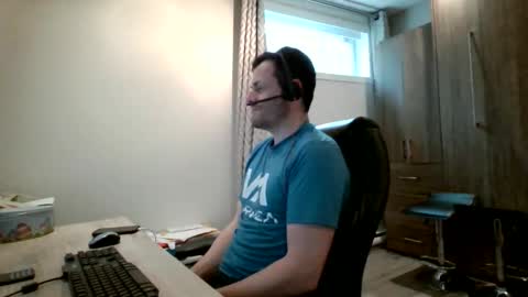 Snapshot of hurley7890 chatting on 04-29-26, 05:30 hurley7890 online show from 04-29-26, 05:30