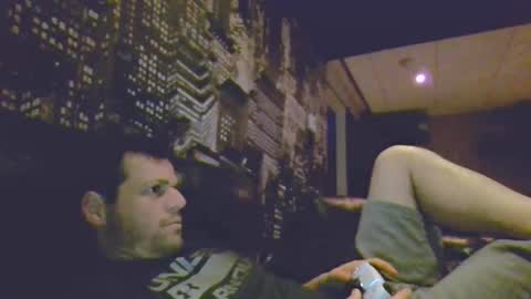 Snapshot of hurley7890 chatting on 05-08-26, 01:33 hurley7890 online show from 05-08-26, 01:33