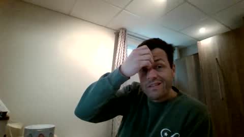 Snapshot of hurley7890 chatting on 05-14-26, 02:46 hurley7890 online show from 05-14-26, 02:46