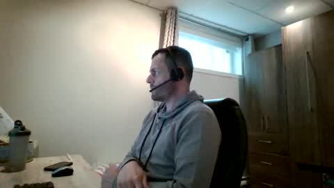 Snapshot of hurley7890 chatting on 05-20-26, 02:23 hurley7890 online show from 05-20-26, 02:23
