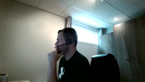 Snapshot of hurley7890 chatting on 05-27-26, 03:42 hurley7890 online show from 05-27-26, 03:42
