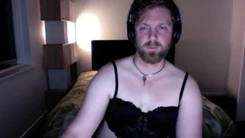 Snapshot of husheddesire chatting on 09-17-25, 05:47 Em. online show from 09-17-25, 05:47