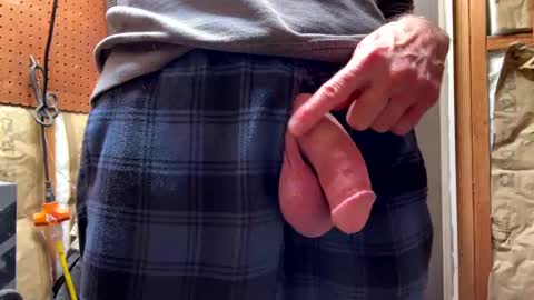 Snapshot of huskey300 chatting on 12-29-24, 04:38 huskey300 online show from 12-29-24, 04:38