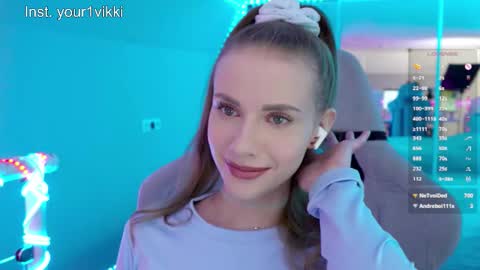 Snapshot of hustleebabyy_vikki chatting on 03-12-26, 11:44 Vika online show from 03-12-26, 11:44