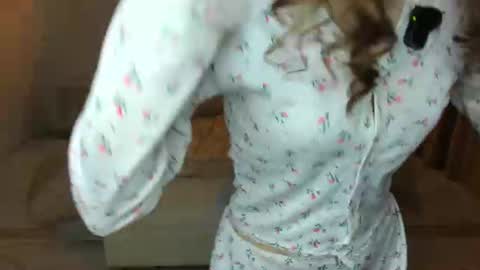 Lily online show from 07-20-26, 10:39
