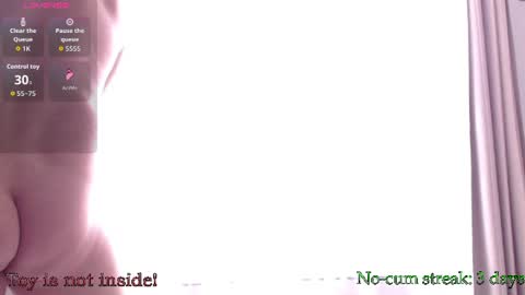 Snapshot of hxmister chatting on 07-22-26, 06:54 Andrew online show from 07-22-26, 06:54