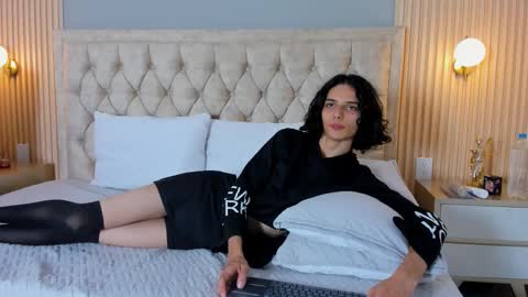 hxxyro online show from 02-17-26, 06:58