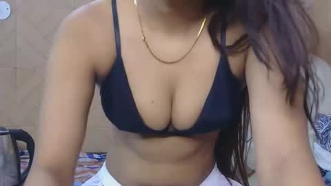 Snapshot of hy_siry chatting on 04-18-26, 06:39 Siry online show from 04-18-26, 06:39