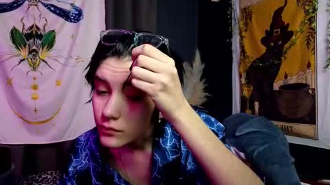 Snapshot of hyeon_jin chatting on 01-19-25, 09:13 Hyeon Jin online show from 01-19-25, 09:13