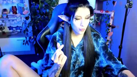 Snapshot of hyeon_jin chatting on 02-17-25, 03:47 Hyeon Jin online show from 02-17-25, 03:47