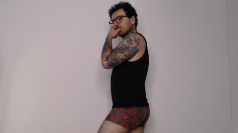 Snapshot of hypersyren chatting on 07-15-26, 02:44 hypersyren online show from 07-15-26, 02:44