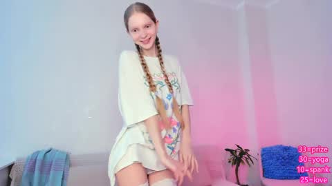 Snapshot of hypnoootic chatting on 05-15-26, 07:37 Jenny online show from 05-15-26, 07:37
