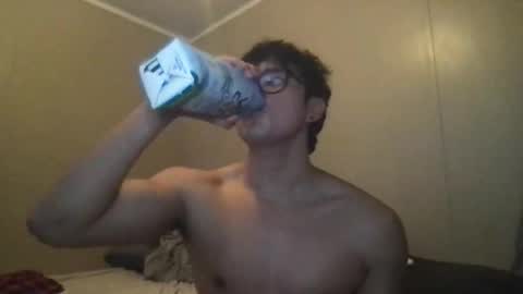 hyunluv online show from 11-06-25, 08:37