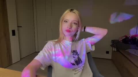 Anny online show from 06-24-26, 06:18