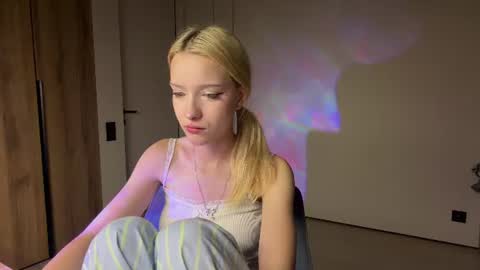 Anny online show from 06-26-26, 07:18