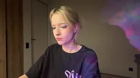 Anny online show from 07-04-26, 06:58