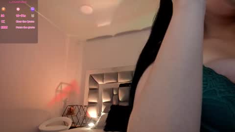 Akane online show from 10-22-25, 01:11