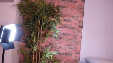 Lucy online show from 02-09-25, 09:05