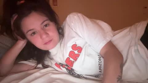 Snapshot of i_love_olive chatting on 09-14-25, 10:47 Olive online show from 09-14-25, 10:47