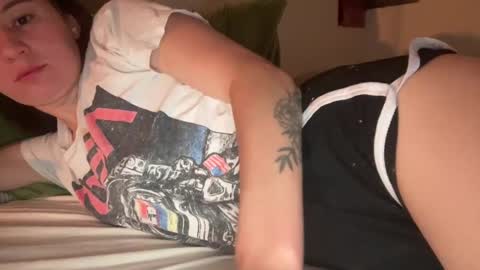 Snapshot of i_love_olive chatting on 09-18-25, 02:30 Olive online show from 09-18-25, 02:30