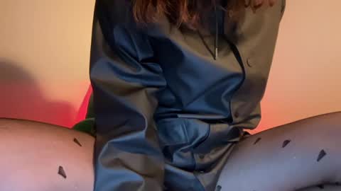 Snapshot of i_love_olive chatting on 10-04-25, 02:09 Olive online show from 10-04-25, 02:09