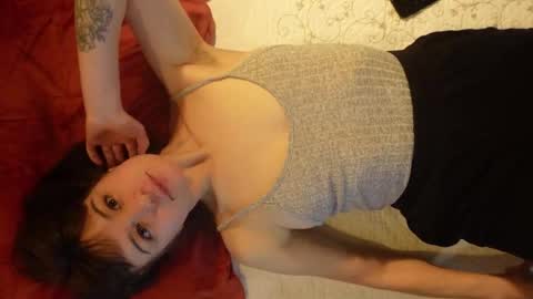 Snapshot of i_love_olive chatting on 11-27-25, 01:40 Olive online show from 11-27-25, 01:40