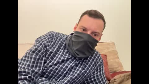 Snapshot of i_o_ro chatting on 10-14-25, 03:51 i o ro online show from 10-14-25, 03:51