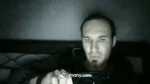 Snapshot of iam_leooo chatting on 01-06-25, 04:15 juan and roxana online show from 01-06-25, 04:15