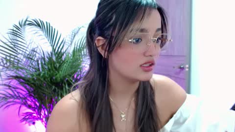 iam_lina online show from 03-21-26, 07:17