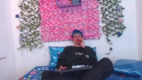 Snapshot of iam_lukas__ chatting on 09-15-25, 07:47 iam_lukas__ online show from 09-15-25, 07:47