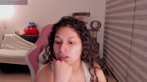 Snapshot of iam_nikki chatting on 10-19-25, 03:40 On instagram Imm NikkiHelp me reach 100 likes online show from 10-19-25, 03:40