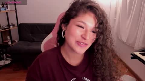 Snapshot of iam_nikki chatting on 11-21-25, 02:21 On instagram Imm NikkiHelp me reach 100 likes online show from 11-21-25, 02:21