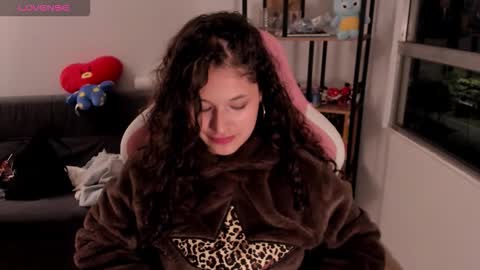 Snapshot of iam_nikki chatting on 02-13-26, 08:32 On instagram Imm NikkiHelp me reach 100 likes online show from 02-13-26, 08:32