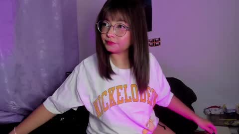 Snapshot of iam_zoechan chatting on 01-11-25, 12:01 Zoe 3 online show from 01-11-25, 12:01