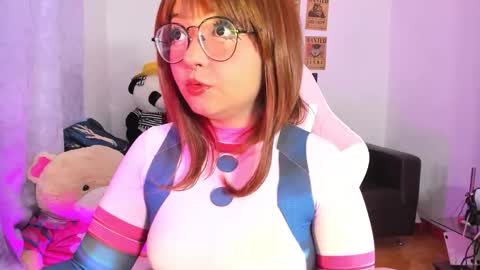 Snapshot of iam_zoechan chatting on 09-28-25, 07:25 Zoe 3 online show from 09-28-25, 07:25