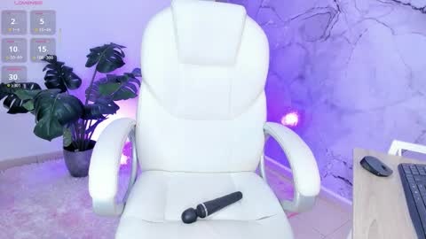 Snapshot of iamadara chatting on 12-17-25, 04:02 Im Adara online show from 12-17-25, 04:02