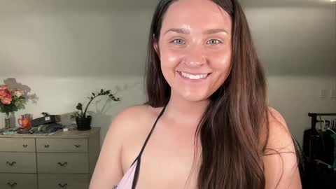 Snapshot of iamcrystalann chatting on 05-22-26, 05:36 Crystal online show from 05-22-26, 05:36