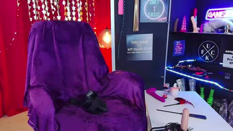 Snapshot of iammistressk chatting on 01-15-25, 02:24 Mistress K online show from 01-15-25, 02:24