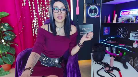 Snapshot of iammistressk chatting on 01-24-25, 11:15 Mistress K online show from 01-24-25, 11:15