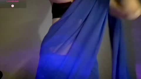 Snapshot of iamsweethoney chatting on 11-01-25, 05:59 hainnahh online show from 11-01-25, 05:59